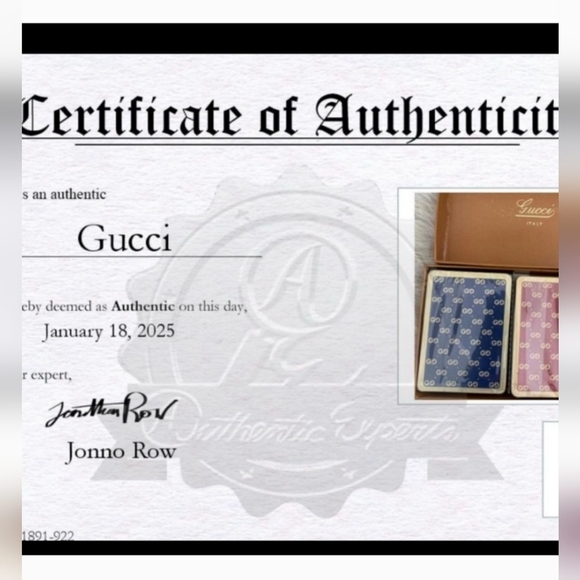 Gucci Logo King Of Hearts Collectible Playing Card With Hard Case - Picture 5 of 5